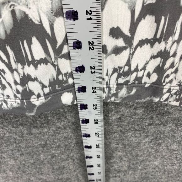 Lolë Sport Top Women PS Petite White Gray Printed Racerback Crew Neck Activewear - Picture 10 of 11